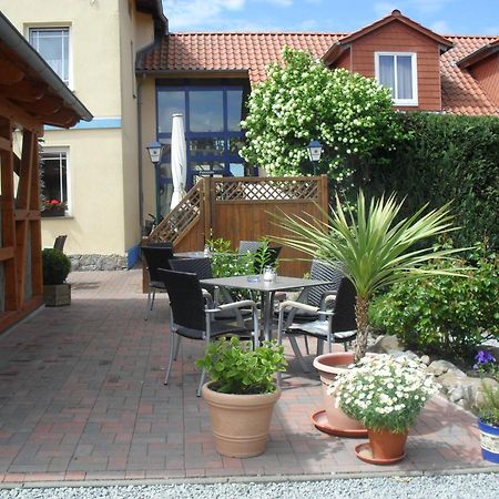 Hotel - Pension Zur Mole Wiek auf Rügen Exterior foto