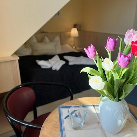 Hotel - Pension Zur Mole Wiek auf Rügen Exterior foto