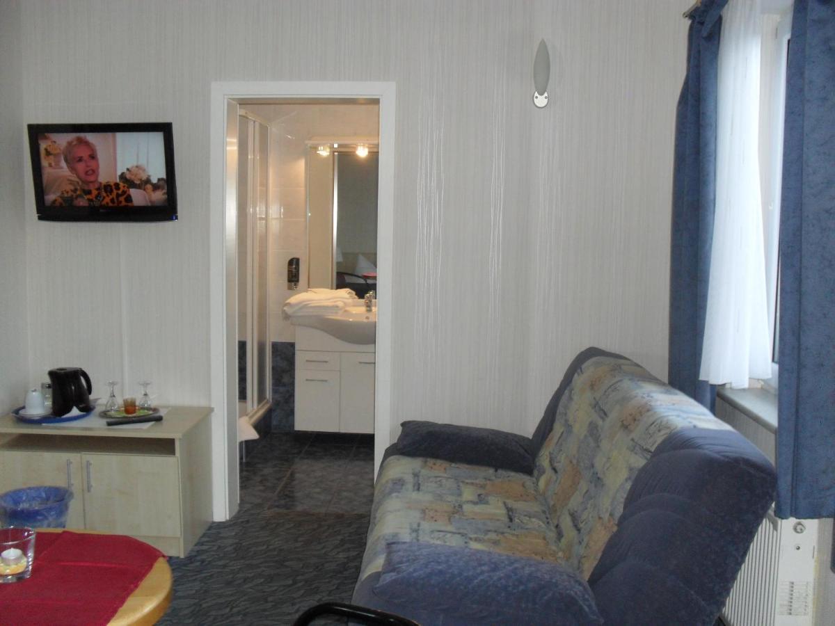 Hotel - Pension Zur Mole Wiek auf Rügen Exterior foto